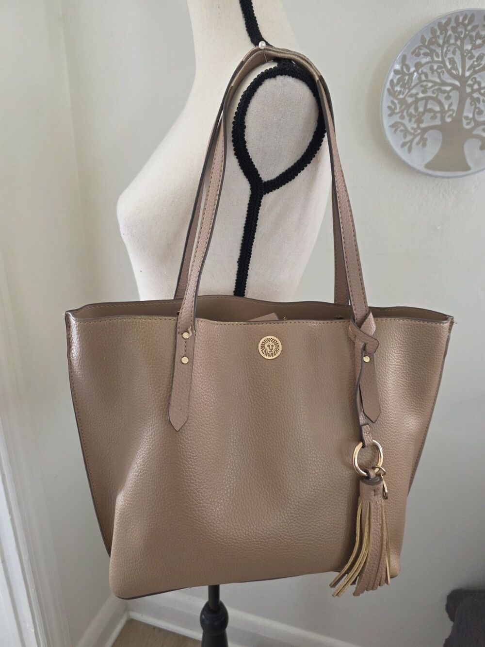 Perfect Anne Klein Beige Fringe Faux Leather Shoulder Bag 16x11 Lrg Tote Bag GuC